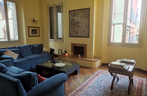 Historic Center Apartment | Room With Private Bathroom In Bologna In The Center