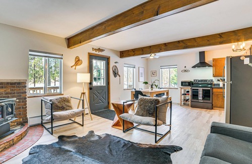 Higgins Lake Cabin | Roscommon Chalet w/Hot Tub Near Higgins Lake!