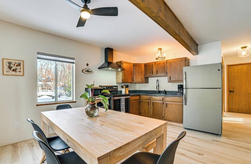 Higgins Lake Cabin | Roscommon Chalet w/Hot Tub Near Higgins Lake!