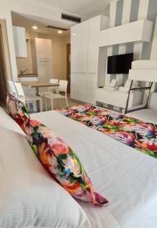 Fogliano Marina Apartment | Rubino Apartments - "Capodanno Esclusivo Solo per Giovani"