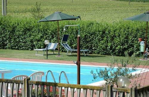Collesanto Cottage | Rustic Cottage in Magione with Swimming Pool