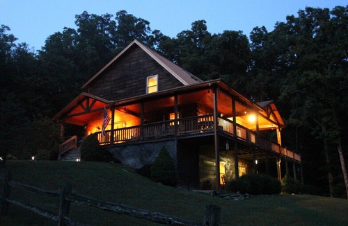 Nashville Cabin | Rustic Elegance Lodge - Picturesque 6 bedroom cabin, Hot Tub, Pool Table