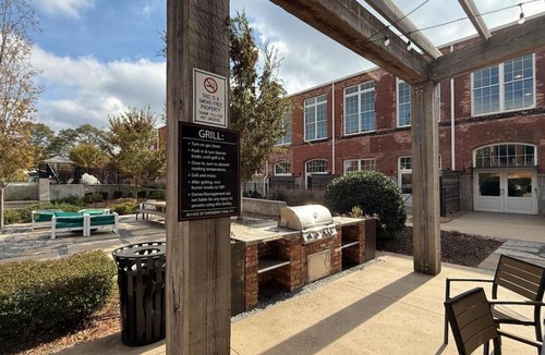 Judson Apartment | Rustic Meets Modern 2BR 2BA