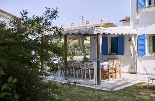 Ca' Pirami Villa | Rustic villa with huge garden and swimming pool