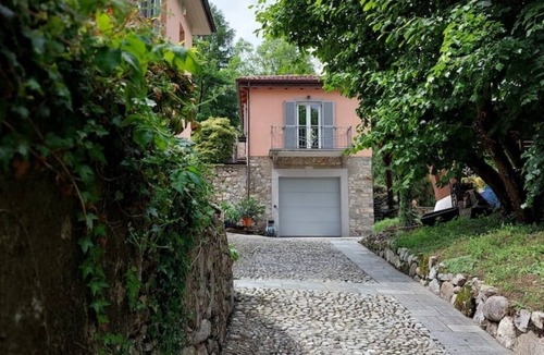 Casalzuigno Cottage | Rustico Boltini, Lago Maggiore NEW stylishly furnished quiet at the edge of the forest