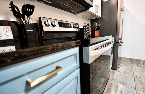 Crescent Beach Condo | SōLE Villa #2|Elegant 2BR Retreat|Beach|Stargazing