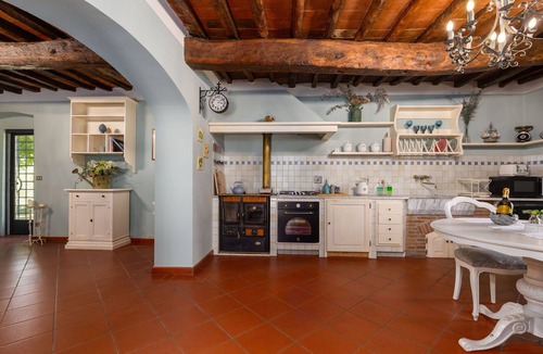 Twist Villa | San Guido - Country house with pool near Florence, Tuscany