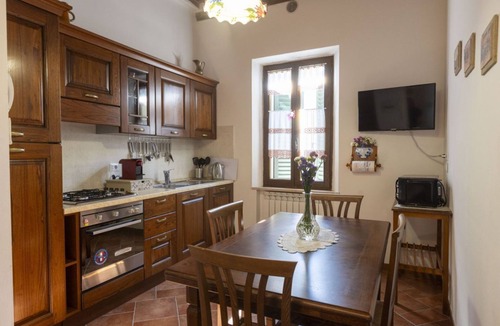 Siena Apartment | Sant'Eugenia apartment with parking