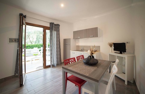 Mattinata House | "saracena" Holiday Home with Beach and Swimming Pool