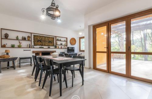 Santa Margherita di Pula Villa | Seaside Pineta Retreat