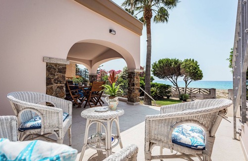 Solanas House | Seaside villa on the beautiful Solanas beach