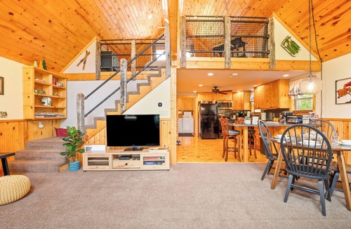Schellsburg Cabin | Secluded Mtn Cabin, 2 King Beds, Fire Pit, 11mi to ATV Park