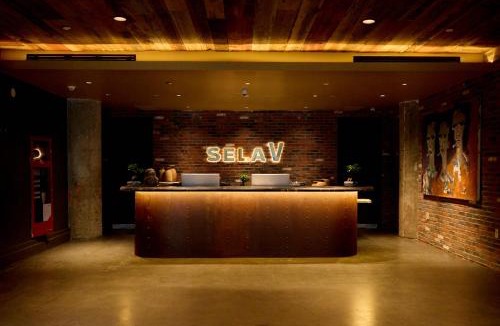 Clinton Hill Hotel | Sela V Hotel