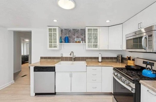 Miller Beach House | Serene Miller Beach 4BR Retreat steps from Indiana Dunes