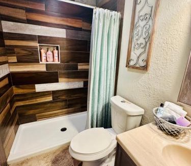 Lutz House | Serenity Gardens private guest suite in Historic Lutz