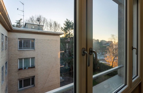 Fiera Apartment | Serra, 2br Apartment With Terrace By Halldis
