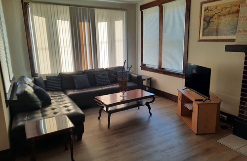 McKnight House | Sha-Ron's Place 2 bedroom home in McKees Rock, Pittsburgh