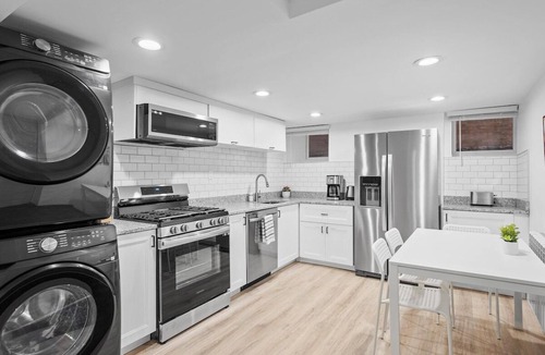 Shadyside House | Shadyside/Pittsburgh, Modern & Quiet 1 Bedroom Apartment with Free Parking