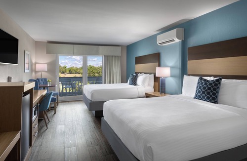 Mount Pleasant Hotel | Shem Creek Inn