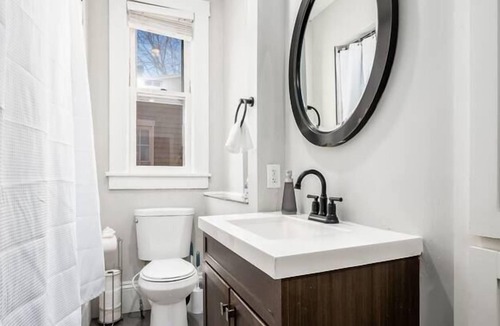 Short North House | Short North - Apt 53 -- BEAUTIFUL 2BR SHORT NORTH APARTMENT l FR