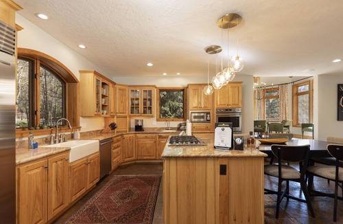 Sunbeam Estates House | Short walk to downtown, shuttle, hot tub, game room, walk to two parks!