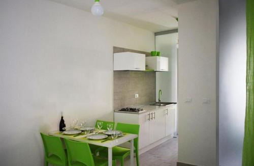 Marsala Apartment | Shower Shows