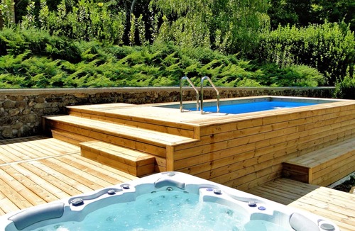 Camporgiano House | Silvio, Beautifully presented villa with own pool and hot tub.