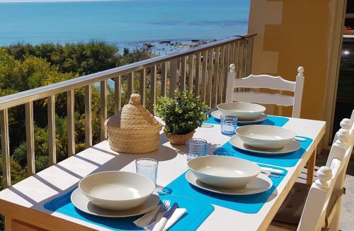 Caucana-finaiti-casuzze-finaiti Nord Apartment | Sitting on the beach