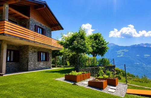 Valtellina House | SkyWood Chalet, Panoramic Mountain and Lake Views
