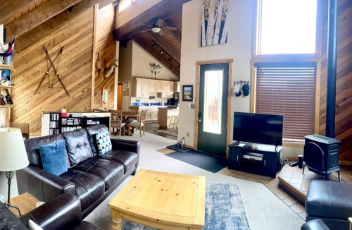 Mount Crested Butte House | Sleeps 14, 3 bedroom home, large private deck, on
