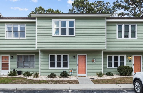 Emerald Isle House | Sleeps 5! 2 BR, 2.5BA Townhome-Walk to Beach & Dining – Your Escape Awaits!