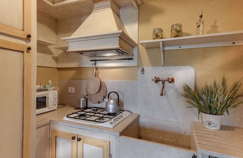Casole d'Elsa House | Small house with panoramic swimming pool, terrace and wi fi