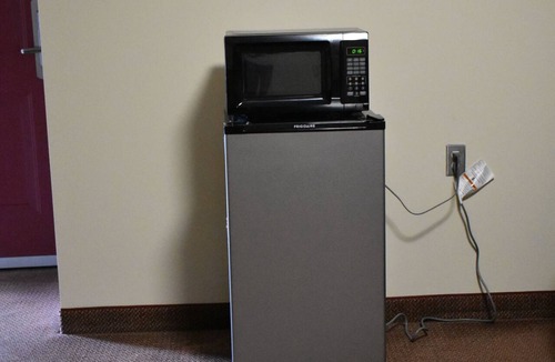 Pleasant Hills Hotel | South Hills Motel