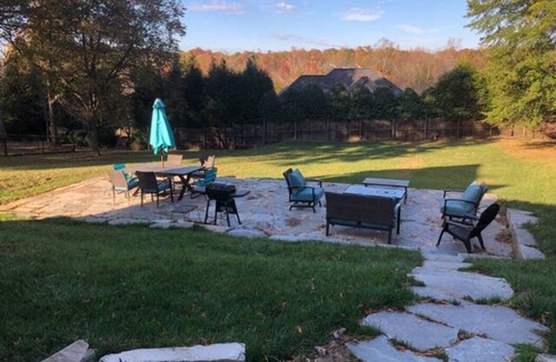 Hickory Cottage | Southern Charm Cottage- Historic 2 bed 1 bath refuge in Hickory