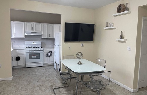 Brooklyn Apartment | Spacious 2 bedroom apartment with Patio! As Seen On Arbnb 5 star listing!