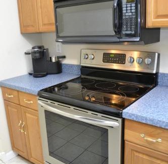 Lawrenceville Apartment | Spacious 2BD near Princeton, Cafes! Family, Backyard, Parking