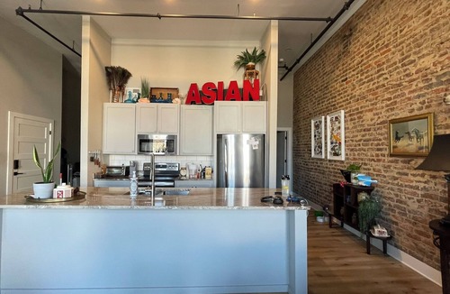 Sheffield Apartment | Spacious 2BR Lux loft apartment with AC, WiFi, 13.5FT ceilings in DT Sheffield