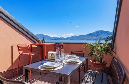 Ghiffa Apartment | Spacious 3-room apartment with dream lake view & private beach right on the lake