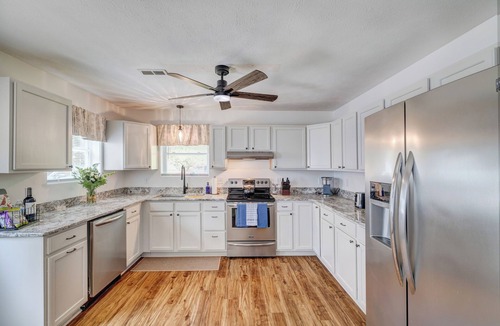 Bloomington House | Spacious 3bd Home~10min IU Baseball~2 K Beds~Huge Kitchen~Fire Pit+Ping Pong