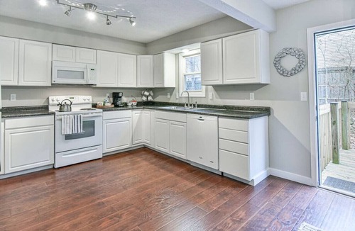 Bloomington Condo | Spacious 3BR Condo | Walk to IU