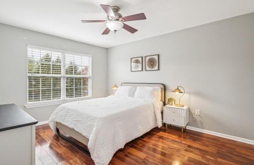 Somerset Villa | Spacious 3BR Near Rutgers plus Princeton plus NYC Access
