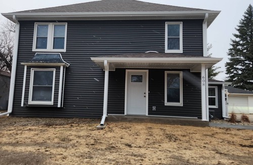 Cherokee House | Spacious 4-bedroom house in Cherokee with AC