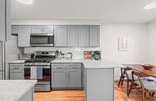 Merion Station House | Spacious 4BDR Home In Merion Hosted By StayRafa
