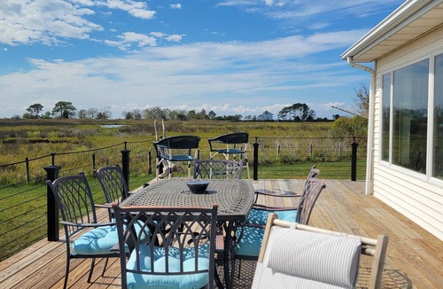 Ewell House | Spacious 5-bedroom house with WiFi, AC and private deck on charming Smith Island