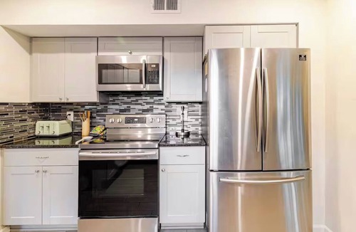 Oxon Hill-Glassmanor House | Spacious 6-bedroom house Minutes From Washington Dc & National Harbor