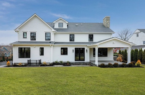Westfield House | Spacious 6-bedroom house in amazing Downtown Westfield NJ