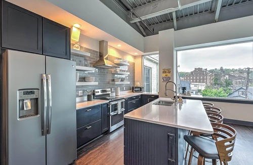 Frankfort House | Spacious and Fun 5BR Downtown Frankfort Loft Near Dining & Distilleries