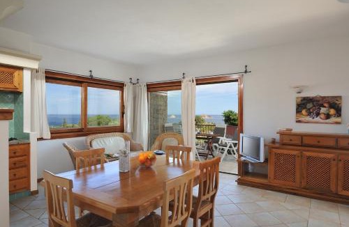 Santa Maria Navarrese Apartment | Spacious Apartment in Santa Maria Navarrese