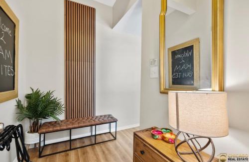 Grand Boulevard Apartment | Spacious apartment in awesome Chicago with WiFi, AC