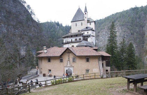 Brez Apartment | Spacious apartment in Trentino South Tyrol Region